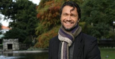 Depois de 9 anos na Record, Vitor Hugo não tem contrato renovado pela emissora e retorna à Lisboa. (Foto: Divulgação)