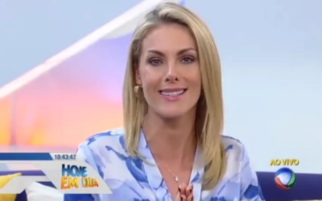 http://tvfoco.uai.com.br/wp-content/uploads/2015/05/Daniela-Mercury.jpg