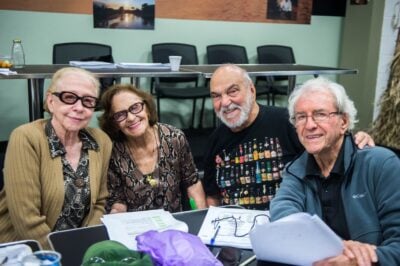 Fernanda Montenegro, Laura Cardoso, Lima Duarte e Juca de Oliveira reunidos. (Foto: Raquel Cunha/Divulgação )
