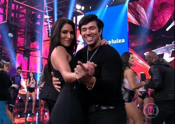 Participante Reginaldo e a atriz Mariana Joana