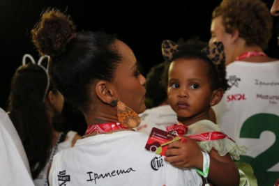 Tais Araújo e a filha (Foto: Divulgação)