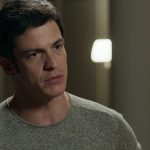 Eric (Mateus Solano) em cena de "Pega Pega"
(Foto: Reprodução/Globo)
