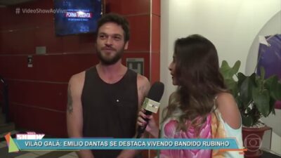 O ator Emilio Dantas participou do 