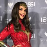 A cantora Ivete Sangalo exibe barriguinha de grávida. (Foto: Divulgação)