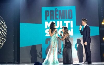 Emilly Araújo comparece ao Prêmio Multishow. (Foto: Reprodução)