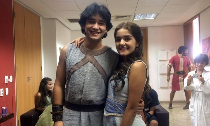 Rafael Gevú e Maitê Padilha nos bastidores de "O Rico e Lázaro". (Foto: Divulgação)