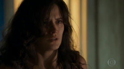 Clara (Bianca Bin) em cena de O Outro Lado do Paraíso
(Foto: Reprodução/Globo)