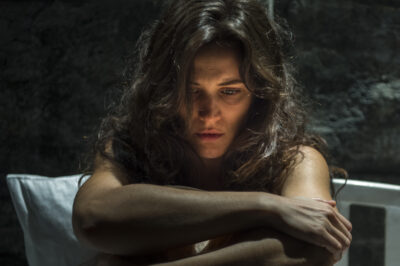 Clara (Bianca Bin) em cena (Foto: Raquel Cunha/Globo)