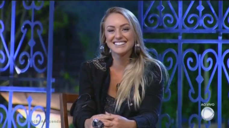 http://tvfoco.uai.com.br/wp-content/uploads/2015/05/Daniela-Mercury.jpg