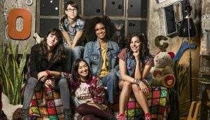 Lica (Manoela Aliperti), Benê (Daphne Bozaski), Tina (Ana Hikari), Ellen (Heslaine Vieira) e Keyla (Gabriela Medvedovski) (Foto: Globo/Sergio Zalis)