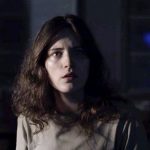 Clara fica estarrecida quando encontra Renato (Foto: TV Globo)