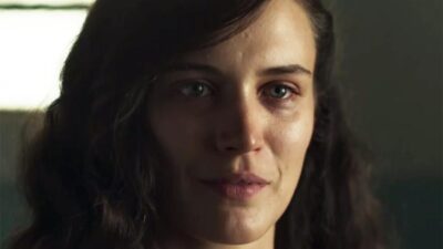 Clara (Bianca Bin) em 