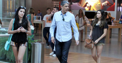 William Bonner e as filhas (Foto: Divulgação)