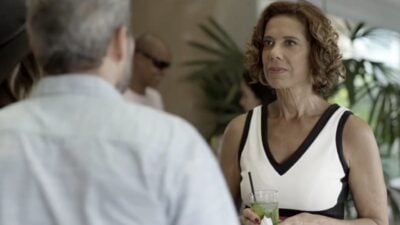 Lígia (Ângela Vieira) em cena de Pega Pega
(Foto: Divulgação/Globo)