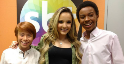 Mateus Ueta, Larissa Manoela e Jean Paulo no SBT (Foto reprodução)