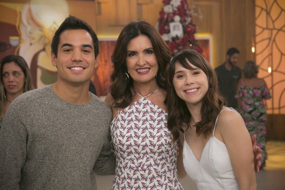 http://tvfoco.uai.com.br/wp-content/uploads/2015/05/Daniela-Mercury.jpg