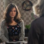 Clara (Bianca Bin) pediu emprego a Fabiana (Fernanda Rodrigues) em O Outro Lado do Paraíso
(Foto: Globo/Raquel Cunha)