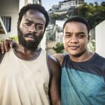 Acerola (Douglas Silva) e Laranjinha (Darlan Cunha) em Cidade dos Homens
(Foto: Globo/João Cotta)