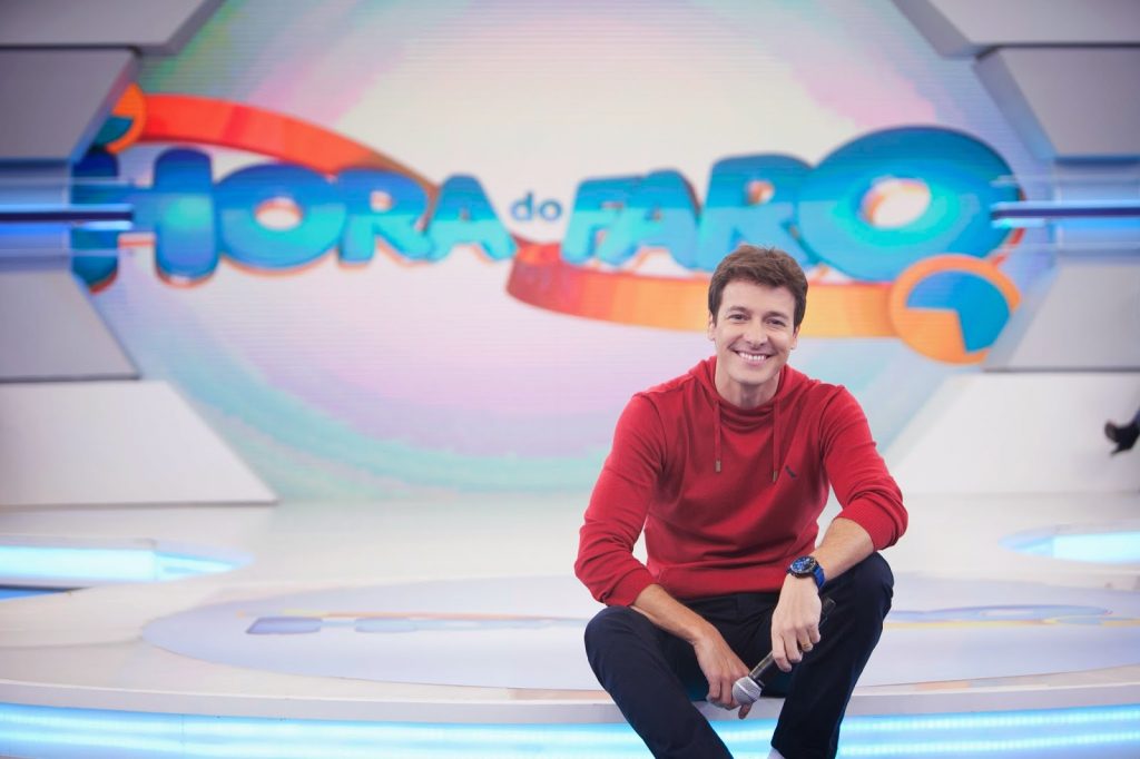 Rodrigo Faro em seu atual cenário (Foto RecordTV)