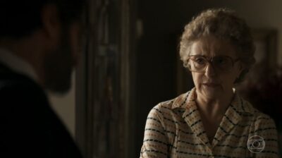 Adnéia vai tomar atitude surpreendente ao descobrir que o filho é gay. (Foto: Reprodução/Globo)