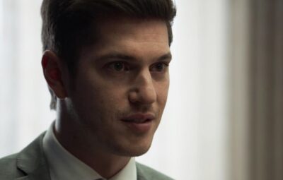 Bruno convida a ex para jantar e insiste sobre sentimento dos dois (Foto: TV Globo)