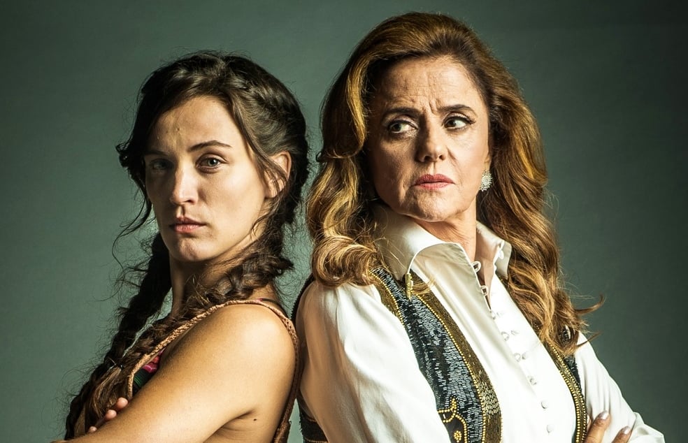 http://tvfoco.uai.com.br/wp-content/uploads/2015/05/Daniela-Mercury.jpg