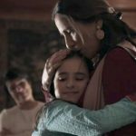 Elizabeth (Gloria Pires) se despede da filha em "O Outro Lado do Paraíso" (Foto: Divulgação/TV Globo)