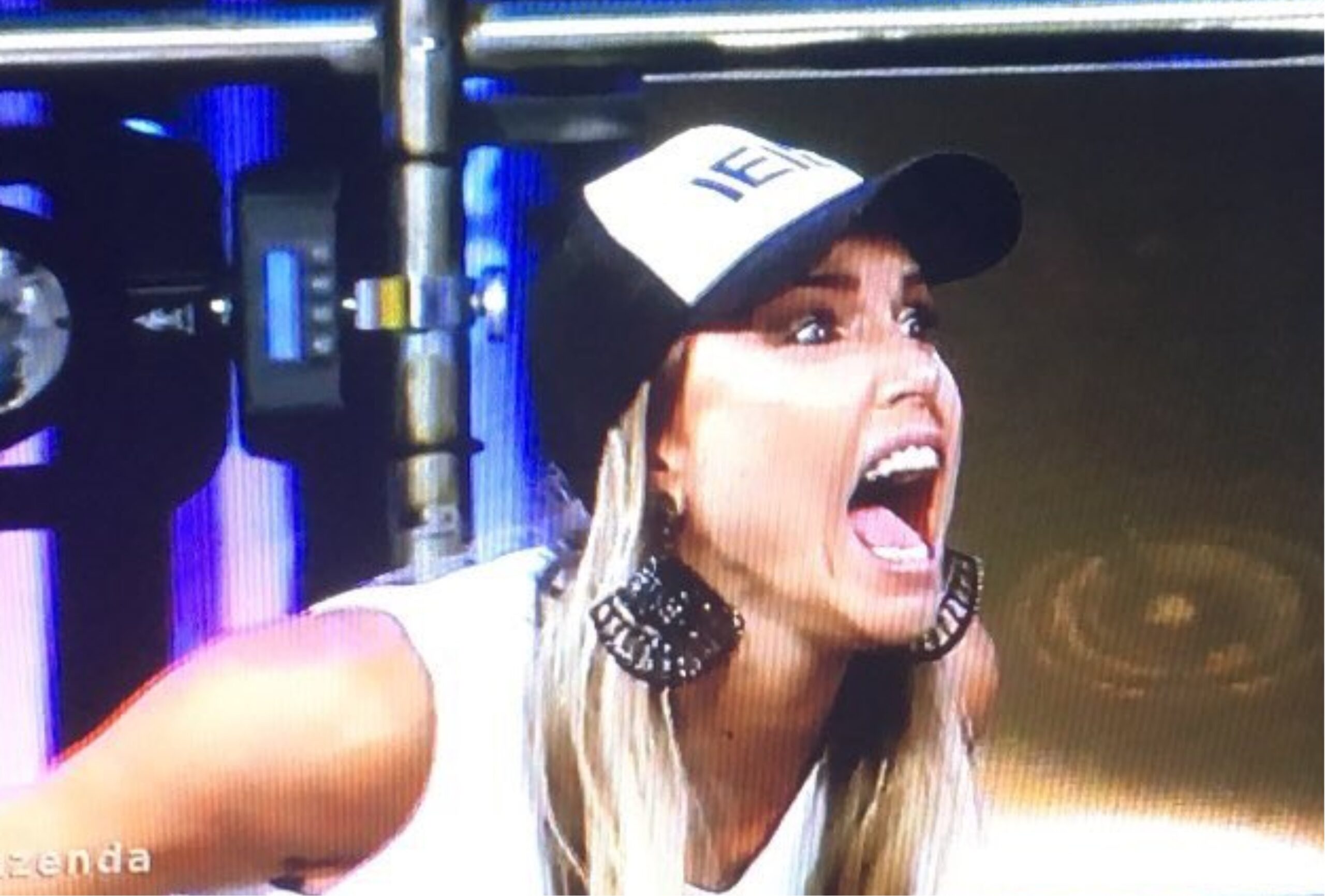 http://tvfoco.uai.com.br/wp-content/uploads/2015/05/Daniela-Mercury.jpg