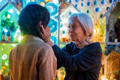 Fernanda Montenegro (Mercedes) e Bianca Bin (Clara) em O Outro Lado do Paraíso
(Foto: Globo/Raquel Cunha)