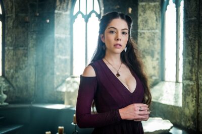 Bia Arantes (Brice) em Deus Salve o Rei
(Foto: Globo/Raquel Cunha)