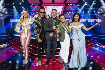 Claudia Leitte, Carlinhos Brown, André Marques e Simone & Simaria no The Voice Kids
(Foto: Globo/João Miguel Júnior)