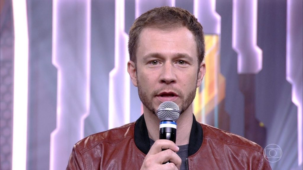 Tiago Leifert no comando do BBB18 (Foto: Reprodução/Globo)