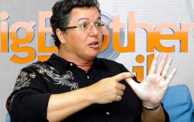 Boninho dirige o BBB 18 (Foto: Reprodução/Montagem/TV Foco)