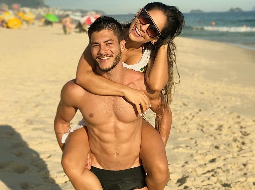 Arthur Aguiar e Mayra Cardi (Foto: Reprodução)