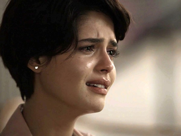 Adriana em O Outro Lado do Paraíso. (Foto: Reprodução/Globo)