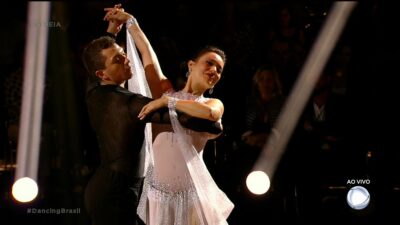 Geovanna Tominaga aparece como a favorita do Dancing Brasil 3. (Foto: Reprodução/Record)