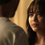 Laura (Bella Piero) fica aterrorizada com sexo em cena de O Outro Lado do Paraíso
(Foto: Divulgação/Globo)