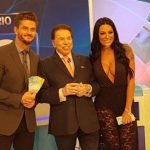 Marcos Harter e Monique Amin gravam com Silvio Santos (Foto: Divulgação)