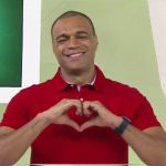 Denilson renovou contrato com a Band até 2020. (Foto: Reprodução/Band)