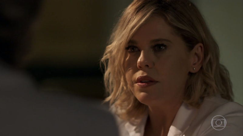Jô (Bárbara Paz) em cena de O Outro Lado do Paraíso (Foto: Reprodução/Globo)