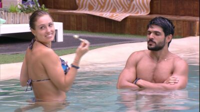 Jessica deu docinho na boca de Lucas no BBB18 (Foto reprodução)