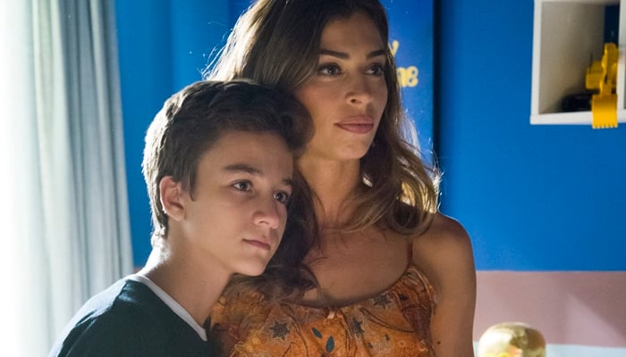 Tomaz (Vitor Figueiredo) e Lívia (Grazi Massafera) em cena de O Outro Lado do Paraíso (Foto: Globo/Cesar Alves)