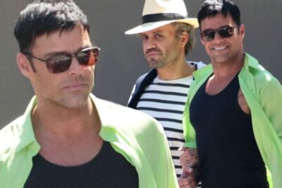 Ricky Martin ao lado do colega de elenco (Foto: Reprodução)