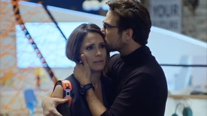 Zoe (Juliana Knust) e Benjamin (Igor Rickli) em cena de Apocalipse (Foto: Reprodução/Record)