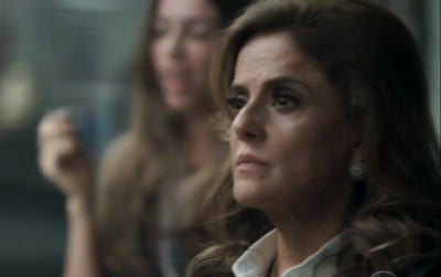 Lívia e Sophia em cena da primeira fase da novela (Foto: Reprodução)