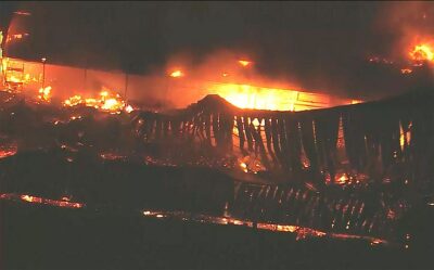 Incêndio atinge galpão do Projac, Globo, no Rio de Janeiro (Foto: Reprodução)