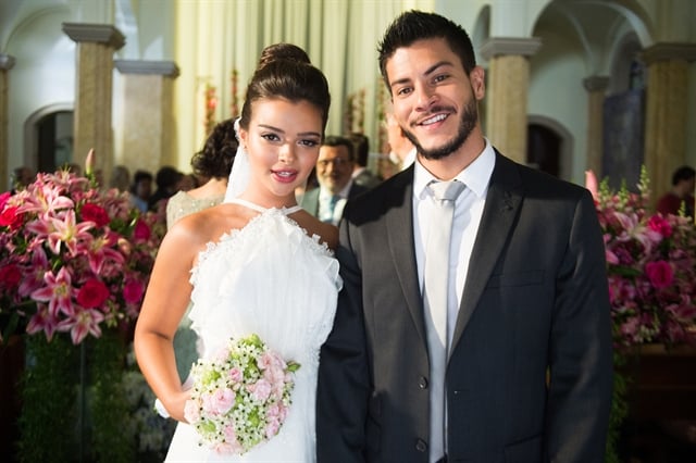Melissa (Gabriella Mustafá) e Diego (Arthur Aguiar) em O Outro Lado do Paraíso (Foto: Globo/Raquel Cunha)