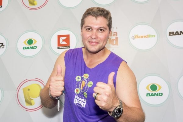 http://tvfoco.uai.com.br/wp-content/uploads/2015/05/Daniela-Mercury.jpg