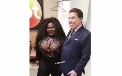 Jojo Todynho ao lado do apresentador Silvio Santos no SBT. (Foto: Reprodução)