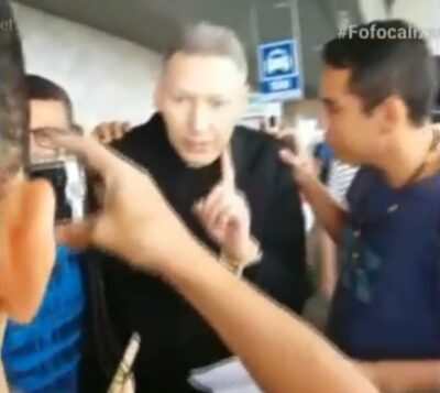 Padre Marcelo Rossi se recusa a atender fãs. (Foto: Reprodução)